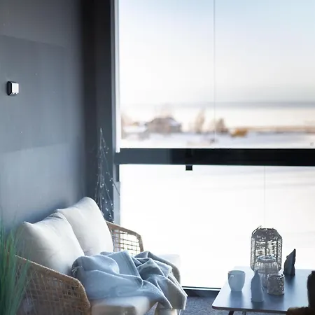 Matruusi - Upea Yksioe Merinaekoealalla - Kaeytoessaesi 2 Maastopyoeraeae