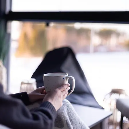 Matruusi - Upea Yksioe Merinaekoealalla - Kaeytoessaesi 2 Maastopyoeraeae Apartment *