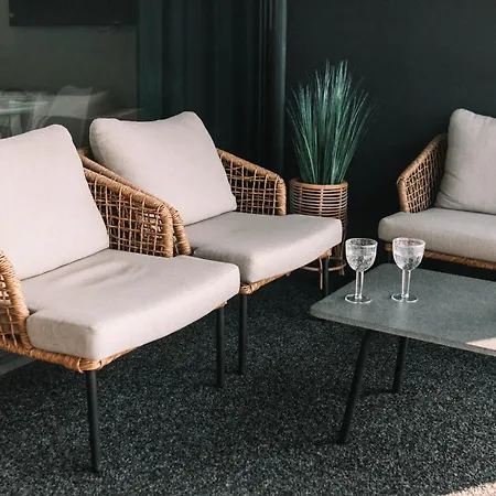 Apartment Matruusi - Upea Yksioe Merinaekoealalla - Kaeytoessaesi 2 Maastopyoeraeae *