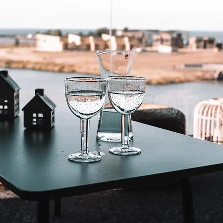 Matruusi - Upea Yksioe Merinaekoealalla - Kaeytoessaesi 2 Maastopyoeraeae *