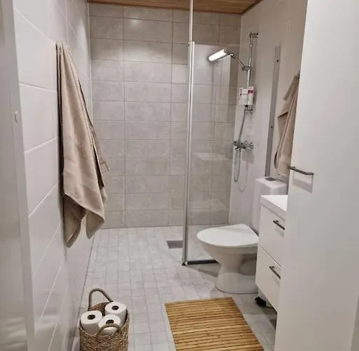 Matruusi - Upea Yksioe Merinaekoealalla - Kaeytoessaesi 2 Maastopyoeraeae *