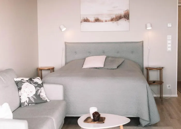 Matruusi - Upea Yksioe Merinaekoealalla - Kaeytoessaesi 2 Maastopyoeraeae * كالايوكي